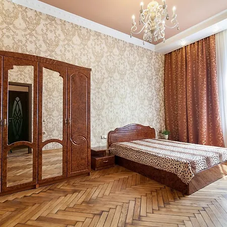 Apartment On Dudayeva 17 Lwów Zewnętrze zdjęcie