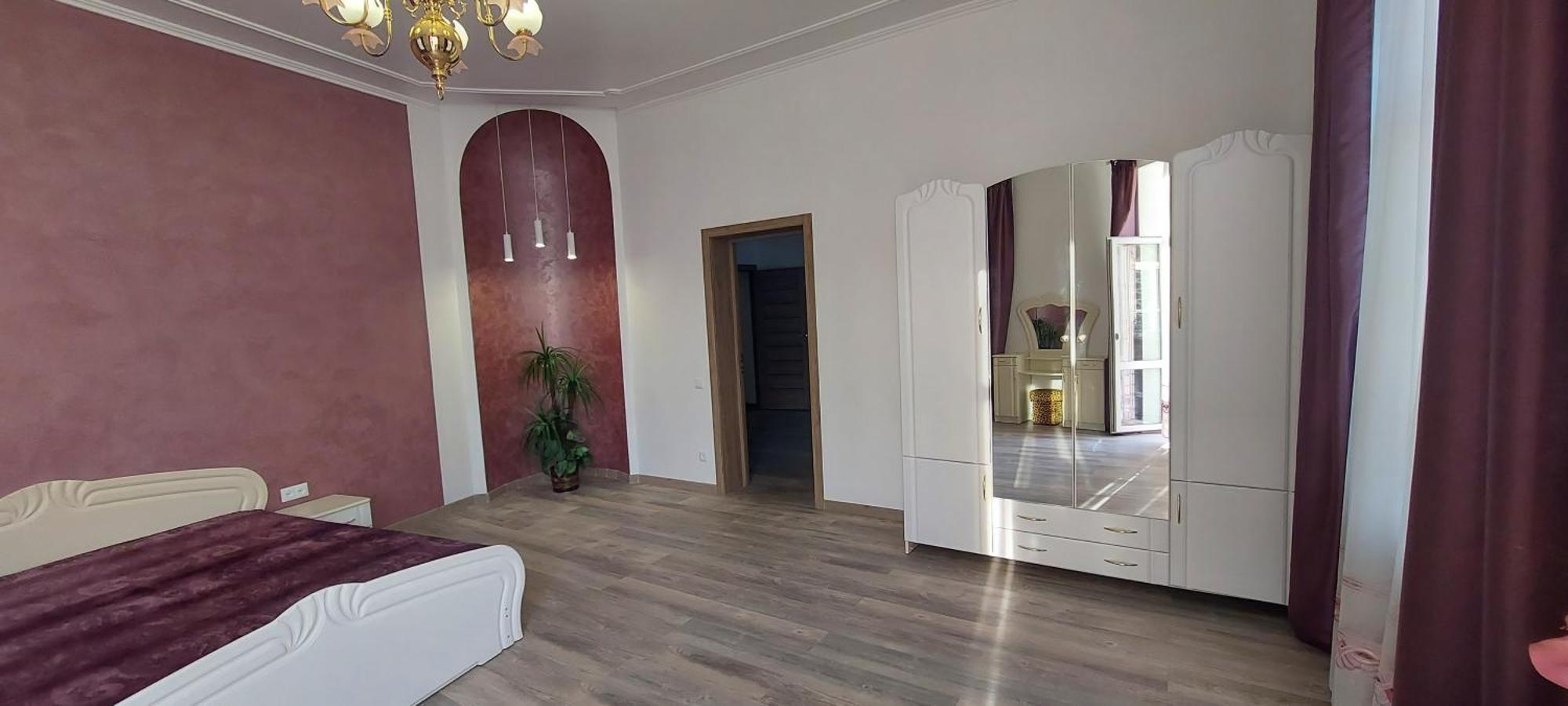 On Dudayeva 17 Apartment