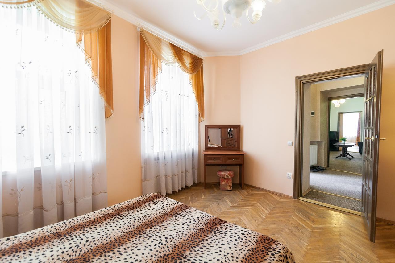 On Dudayeva 17 Apartment Lviv