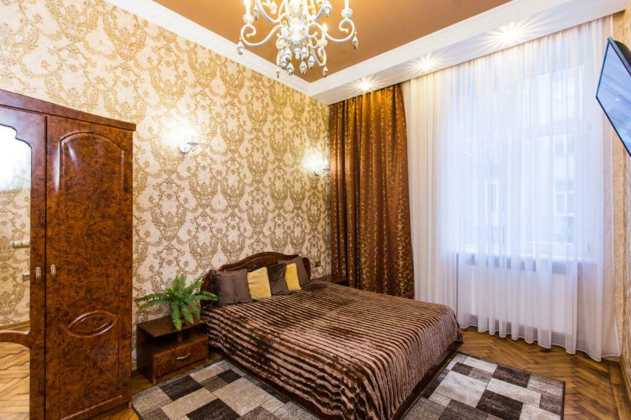 On Dudayeva 17 Apartment *